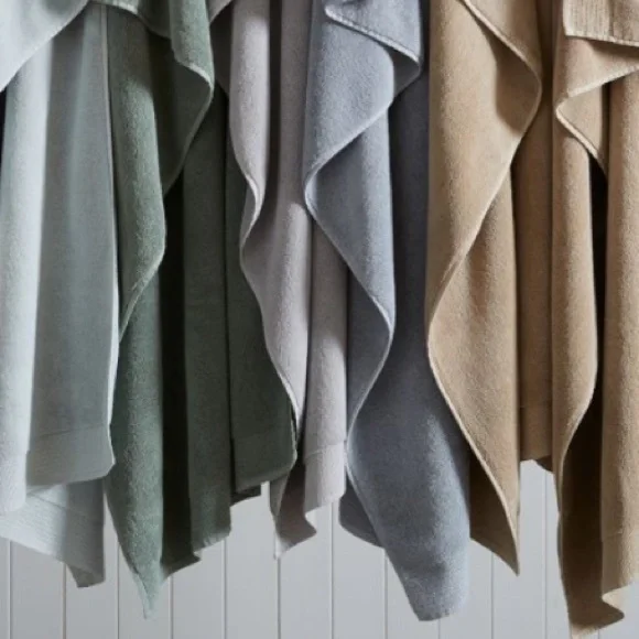 SALE 4 Multipack WEST ELM Bathtowels/Handtowels - Picture 2 of 10